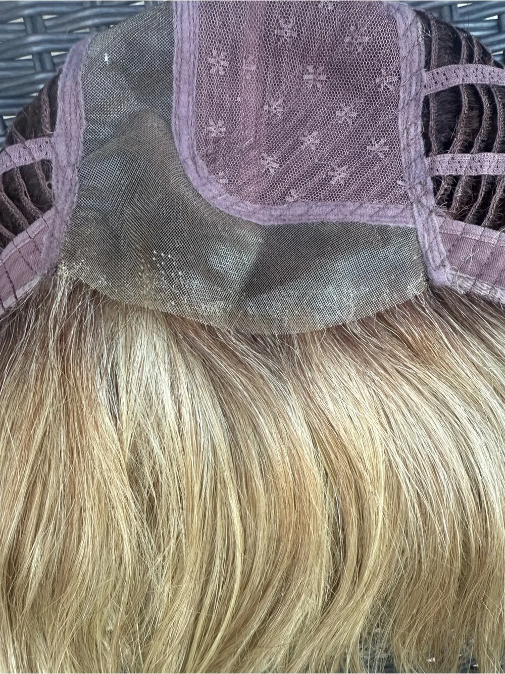 Estetica Lace Front Wig RH1488RT8 Rooted Blonde EUC + Storage Case